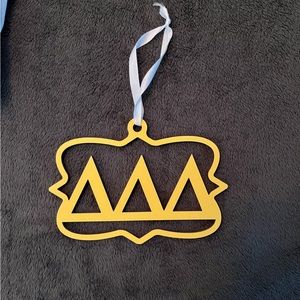 Tri Delta sign